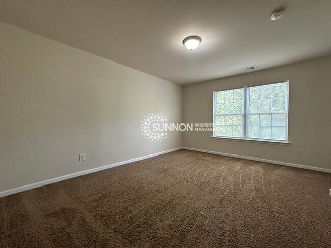 Building Photo - 4 Bed 2.5 Bath in Old Stone Crossing
