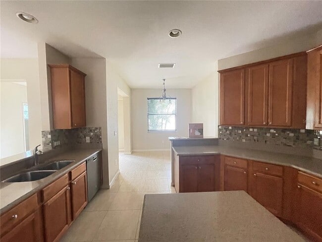 Building Photo - 2930 Willow Creek Ln