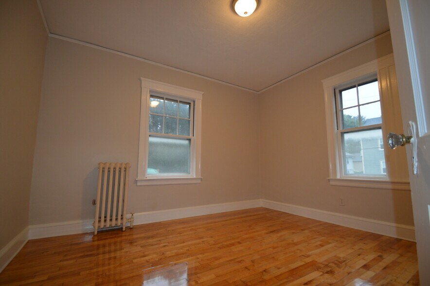 Building Photo - 28 Noble St