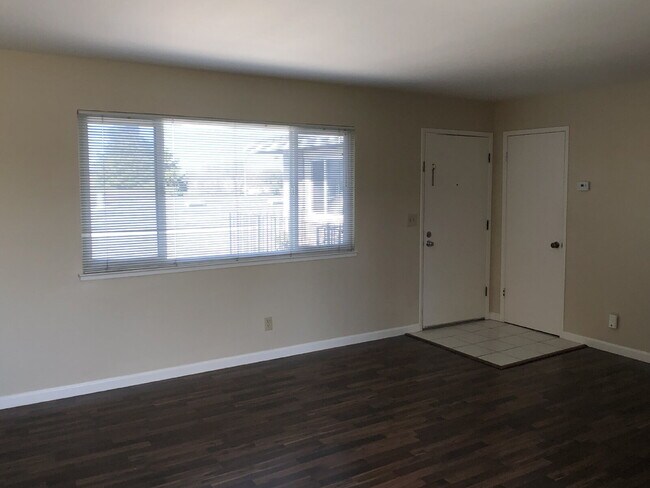 Building Photo - Convenient Santa Clara Location
