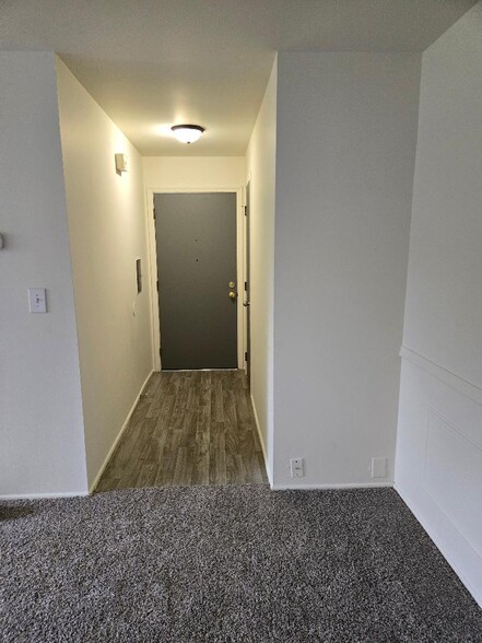 Entry way - Orchard Manor Apartments