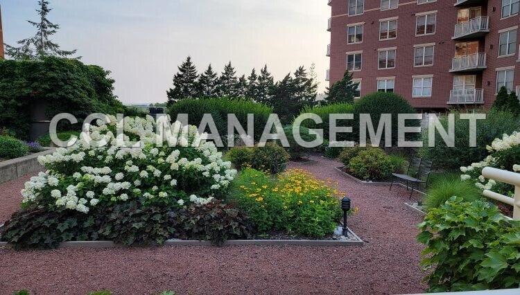 Building Photo - 333 W Mifflin St