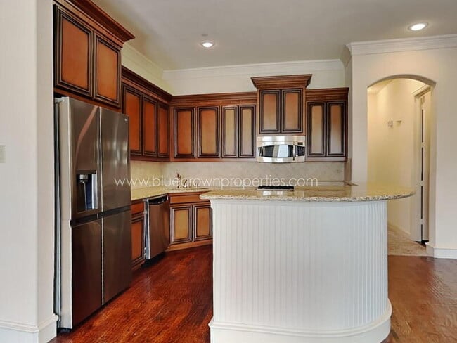 Building Photo - 4037 Winsor Dr