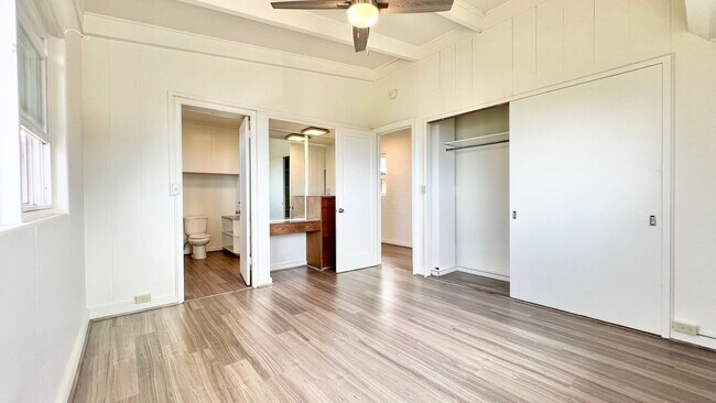 Building Photo - 4202A Sierra Dr