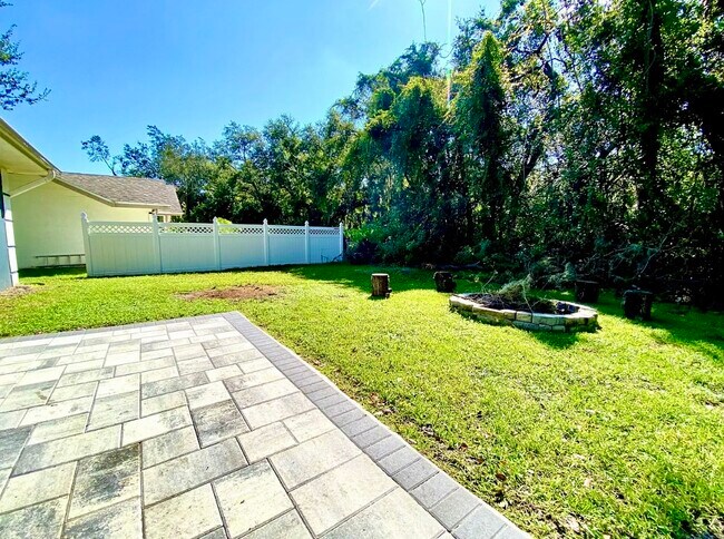 Building Photo - 6106 Everglades Dr