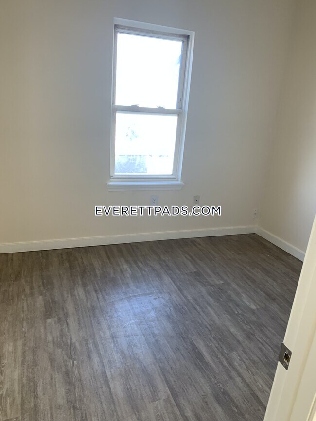 Building Photo - 95 Tremont St