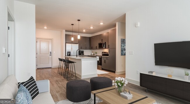 Building Photo - 1000 Rea Dr SW