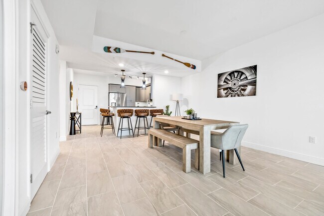 Building Photo - 605 Kemp St