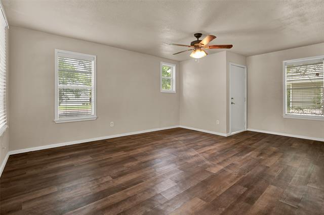 Building Photo - 1477 W Austin St