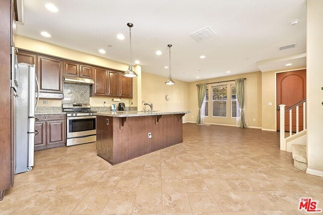 Building Photo - 20285 Avenida Paloma