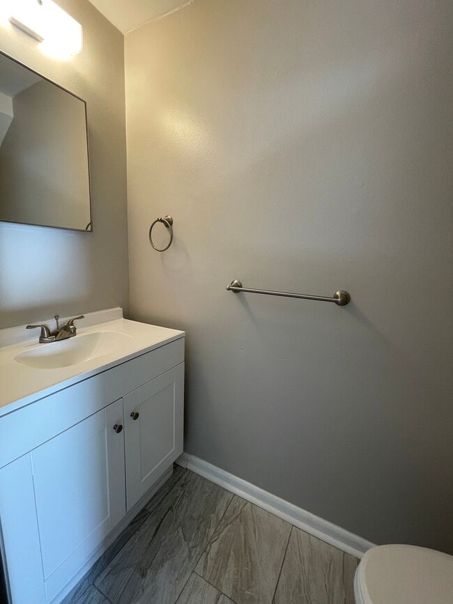 Building Photo - Great Townhouse 2 Bedroom 1.5 Bath in Fort Walton Beach!