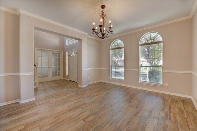 Building Photo - 7323 Sunset Bend Ln