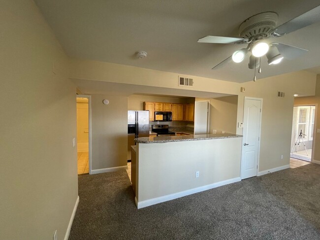 Building Photo - Gorgeous 2nd Floor Unit-Available SOON!