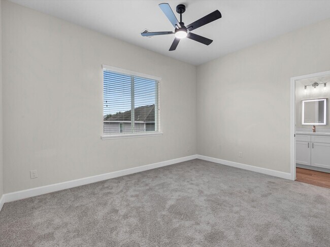 Building Photo - 603 N Milby St