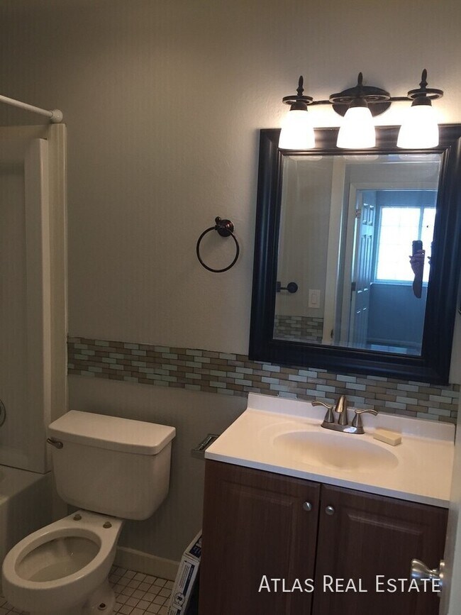 Building Photo - 862 S Uravan Ct