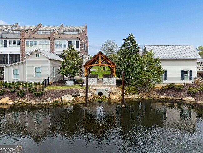 Building Photo - 11 Bourbon St