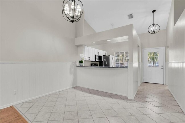 Building Photo - 106 Sun Isle Cir