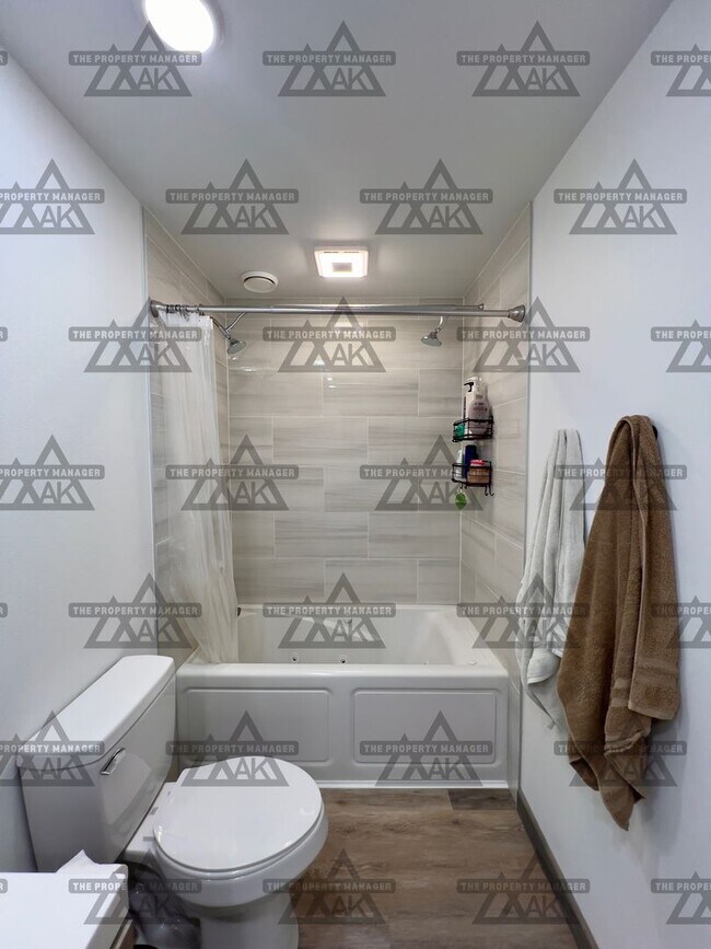 Building Photo - Beautiful 3-Bedroom, 2-Bath Home in North Pole / 2-Car Garage & Pet Friendly!