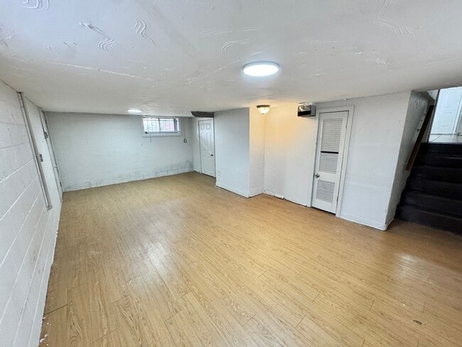 Building Photo - 735 Ledbetter Ave