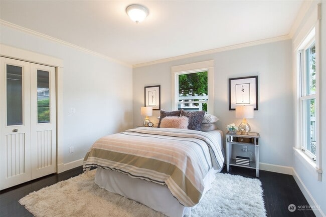 Building Photo - 3130 Broadway E