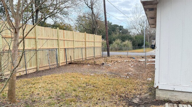 Building Photo - 4202 Junker St