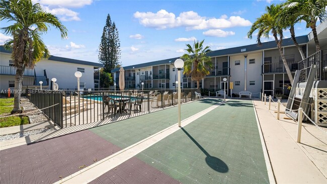 Building Photo - 415 NE 2nd St