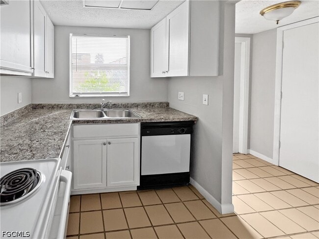 Building Photo - 1123 SW 48th Terrace