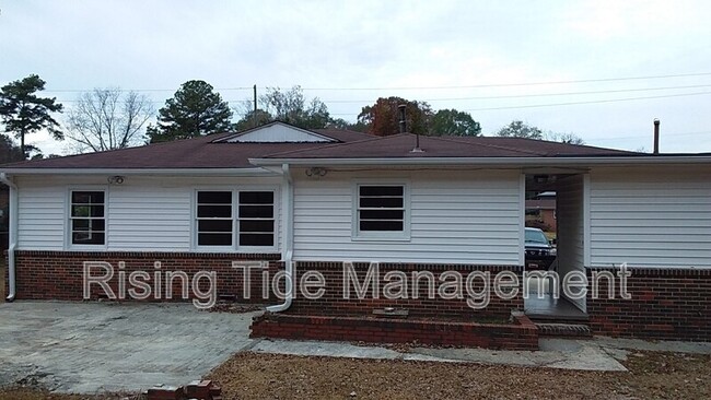 Building Photo - 1125 Camellia Rd