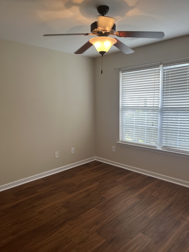 GUEST ROOM - 516 Dawsons Park Way