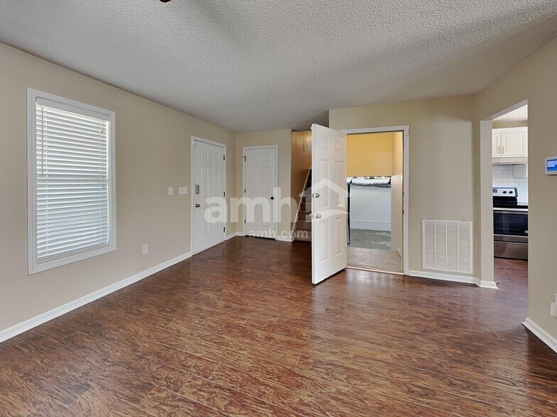 Building Photo - 123 Ivy Mill Way