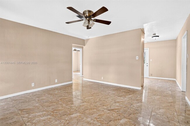 Building Photo - 6240 SW 22nd Ct