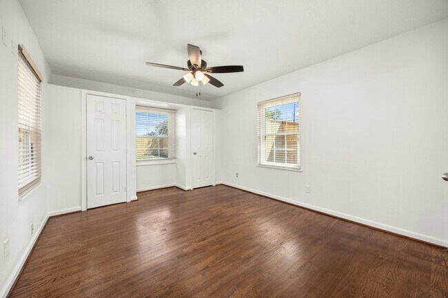 Building Photo - 1726 Wycliffe Dr