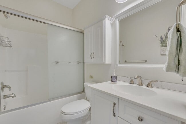Building Photo - 49 Penny Creek Dr