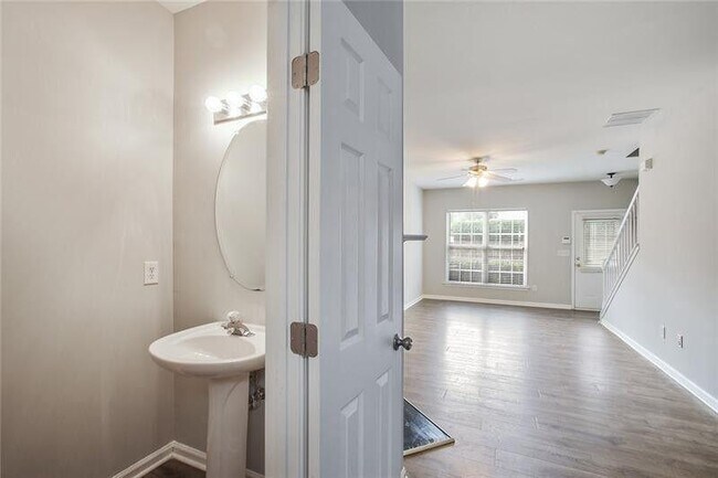 Building Photo - 3322 Hidden Cove Cir NW