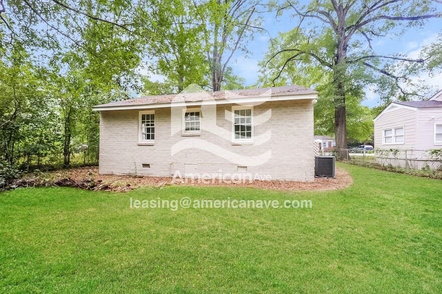 Building Photo - 2438 Pye Ave