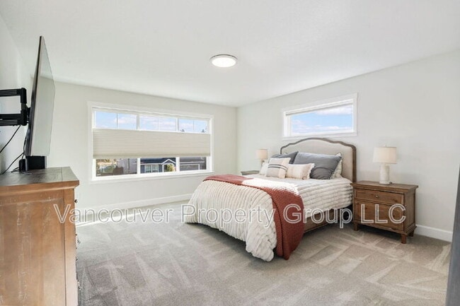 Building Photo - 746 SE 38th St