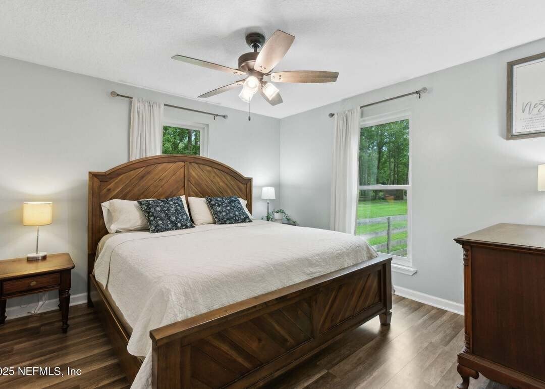 Building Photo - 11723 W Beaver St