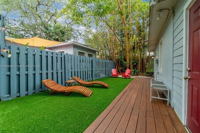 Building Photo - 312 SW 12th Ave