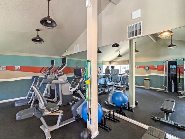 Building Photo - Charming 2BD/2BA Condo in La Mesa W/ A/C, ...