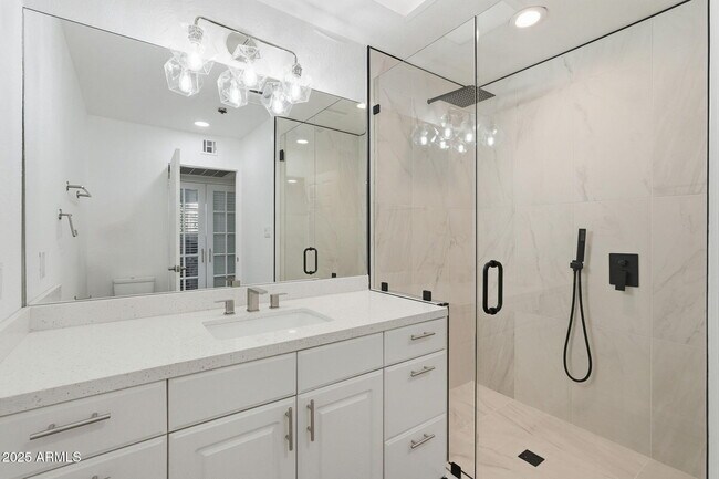 Building Photo - 8614 E Jackrabbit Rd