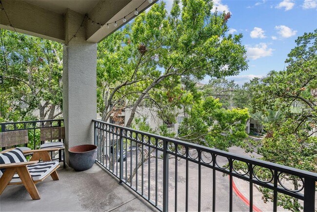 Building Photo - 727 Coral Reef Dr