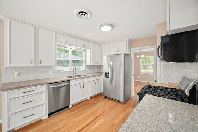 Building Photo - 3725 Murworth Dr