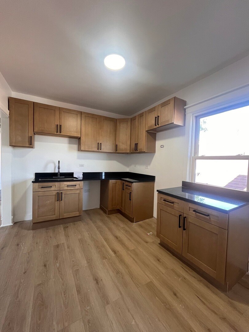 Building Photo - 7955 S Elizabeth St