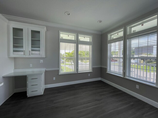 Building Photo - 3575 Vine Trl