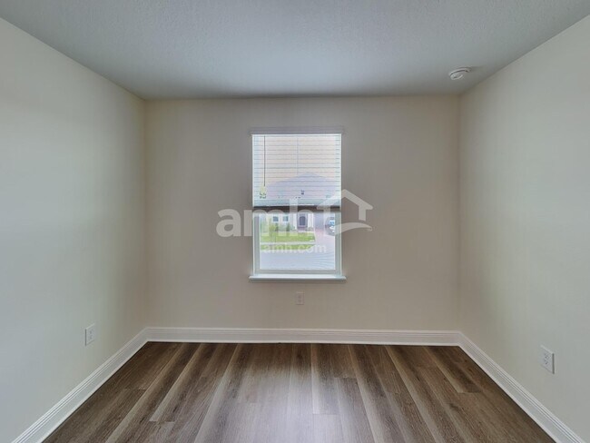 Building Photo - 1388 Sky Lks Dr