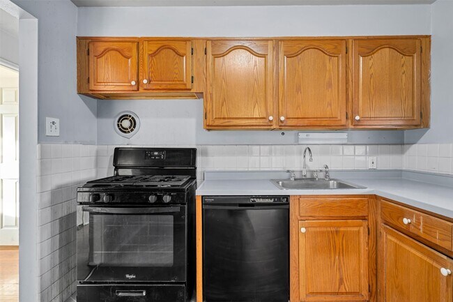 Building Photo - 9014 Ellison Dr