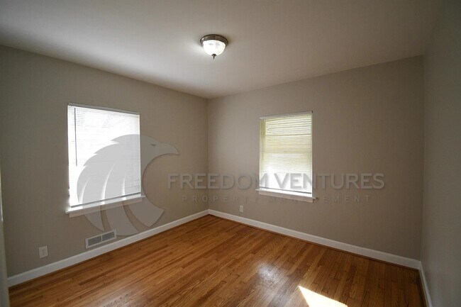 Building Photo - 8513 4th Ave S