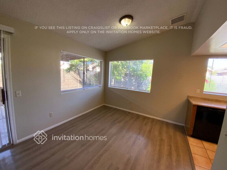 Building Photo - 6946 W Nicolet Ave