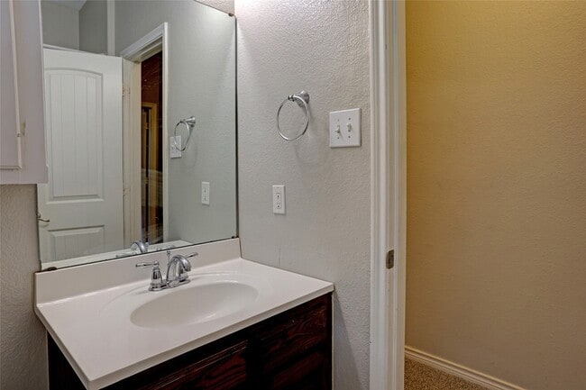 Building Photo - 5916 Round Up Ln