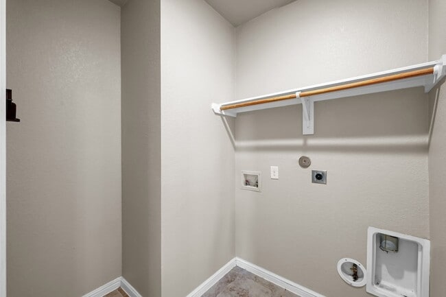 Building Photo - 18239 Alora Springs Trace